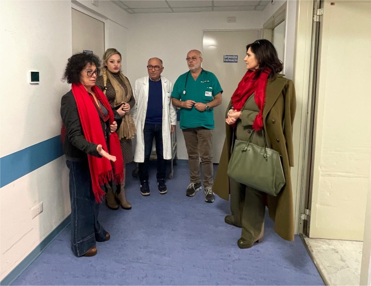 SANITA33.jpg (159533 byte)