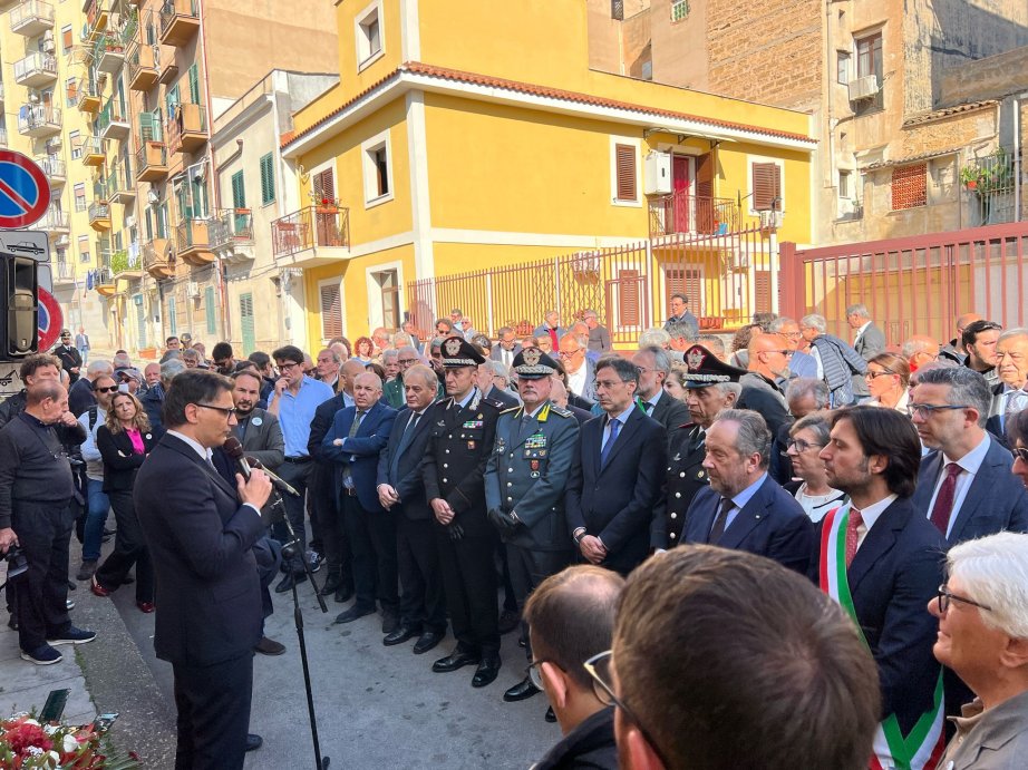 commemorazione.jpg (172258 byte)