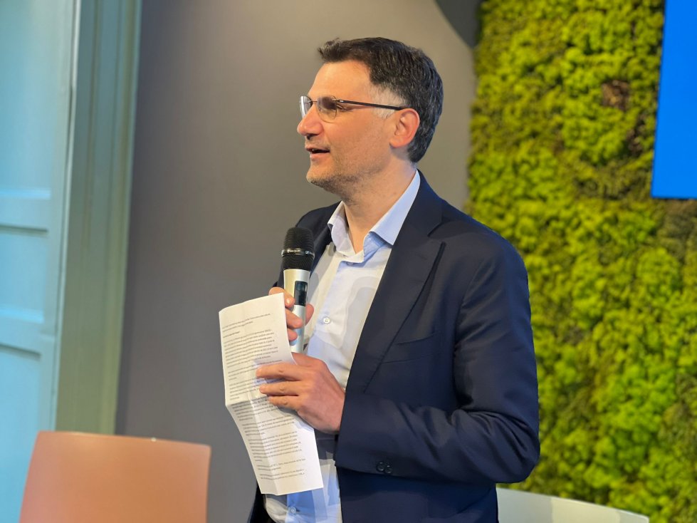 impre2.jpg (87528 byte)