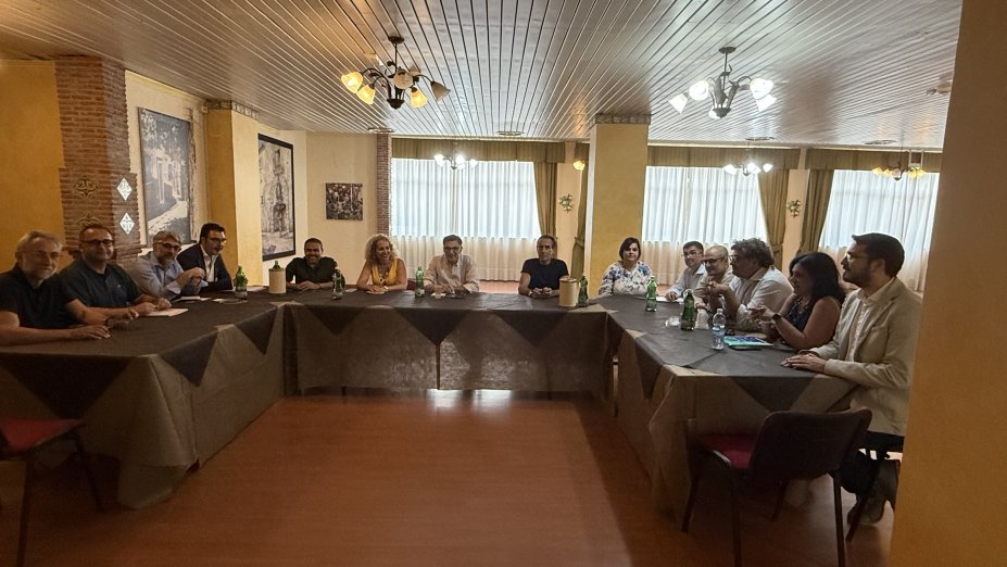 sigonella2035a.jpg (103708 byte)