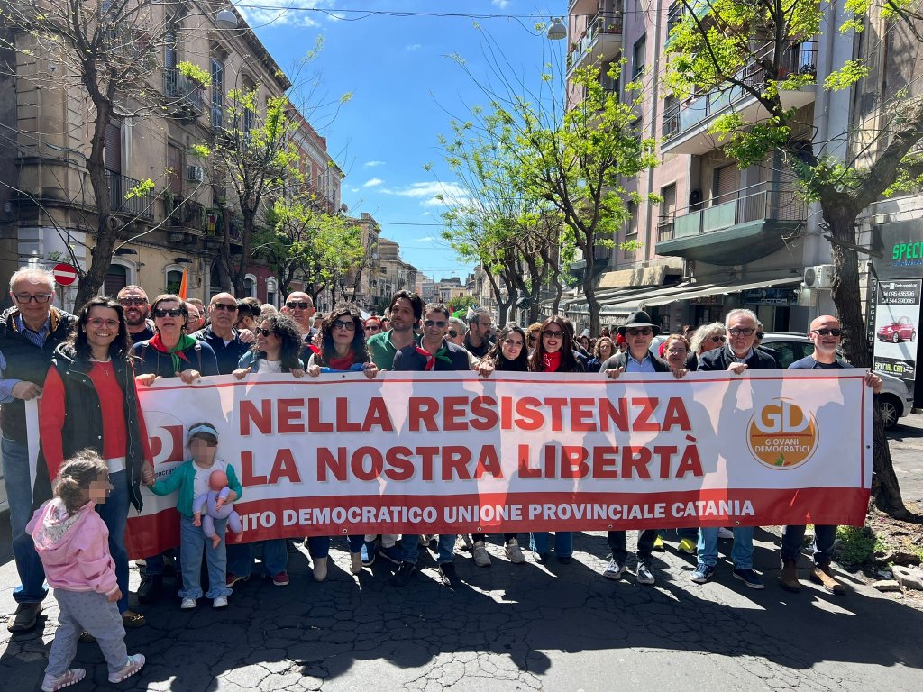 striscione pd.jpg (272070 byte)