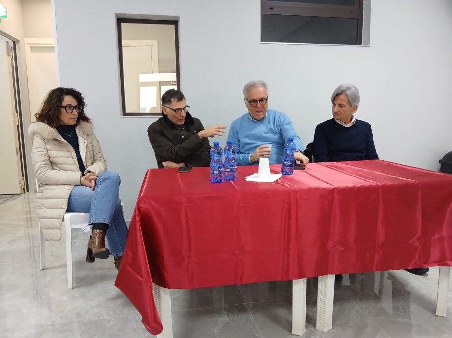 fiumefred.jpg (82489 byte)