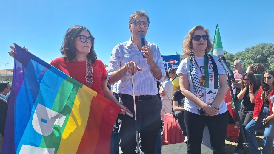 sigonella1.jpg (91753 byte)